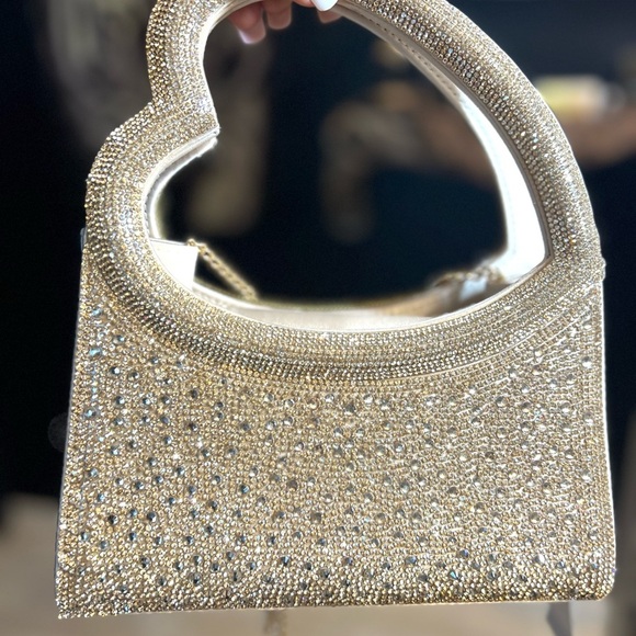 🌹NWT- ALessia Elegant Champagne Embellished Women's Bag with Heart shape handle🌹 - Picture 10 of 14